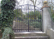 Gillingham - Bow top double gates with scroll dog bars