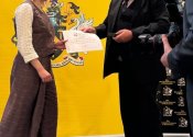 Adrian-Legge-presents-NHIG-Award-to-Matty-Thearle
