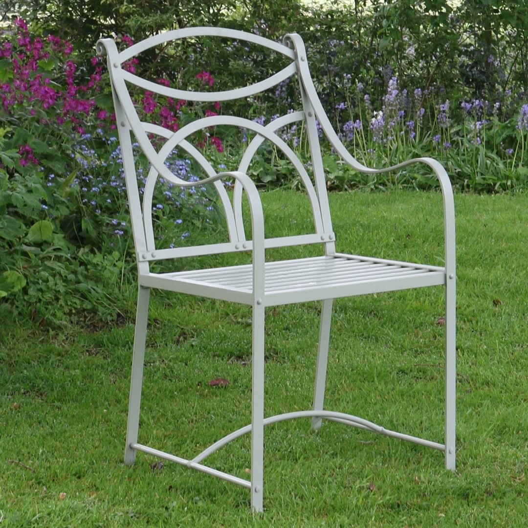Single traditional design metal garden chair